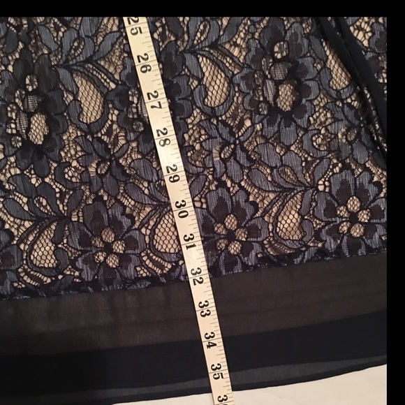 Vera Wang GORG Lace Dress with Pockets Waist Strap and Under Slip - Picture 3 of 5